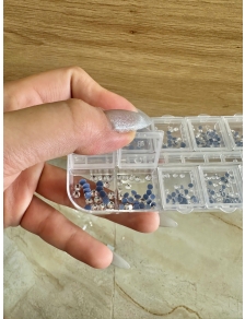 Đá gắn móng tay, móng chân  SIÊU SÁNG dạng khay phân size, đá chân keo,không bông tróc, dễ sử dụng,nhiều màu lựa chon