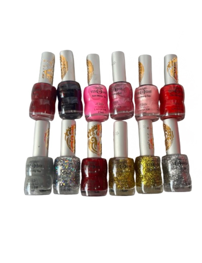 Nước sơn móng màu đỏ đô YESTERDAY D40 15ml
