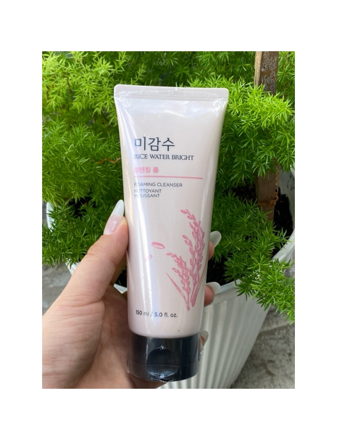 Sửa rửa mặt Gạo Hồng Hàn Quốc 150ml dạng tuýp dưỡng trắng, sạch nhờn, dưỡng ẩm phù hợp mọi loại da.