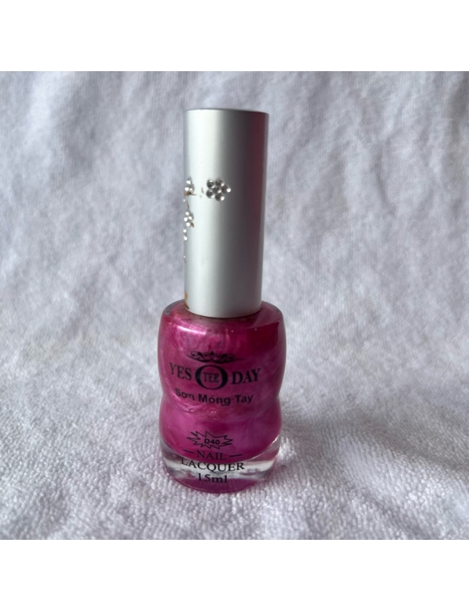 Nước sơn móng màu củ hành YESTERDAY D40 15ml